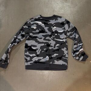 Camo nike crew neck